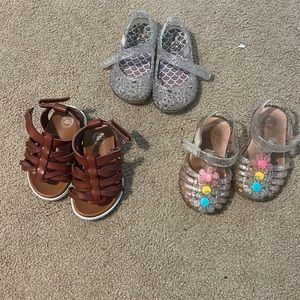Toddler sandals size 3